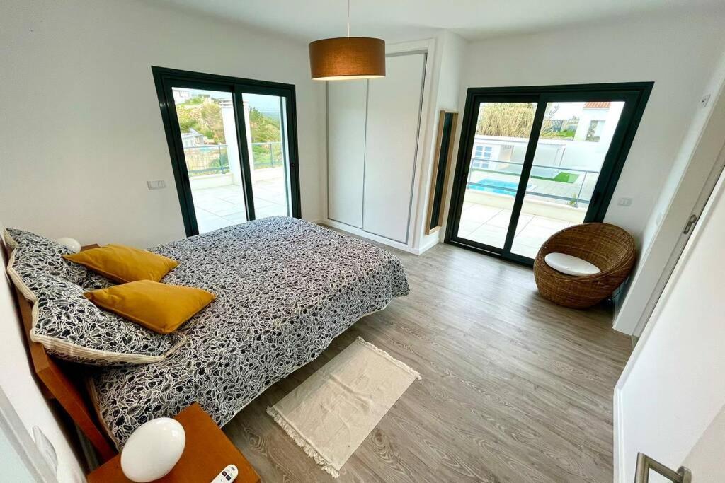 New And Modern 3 Bedroom Villa With Private Heated Pool Near Nazare Sao Martinho do Porto Bagian luar foto