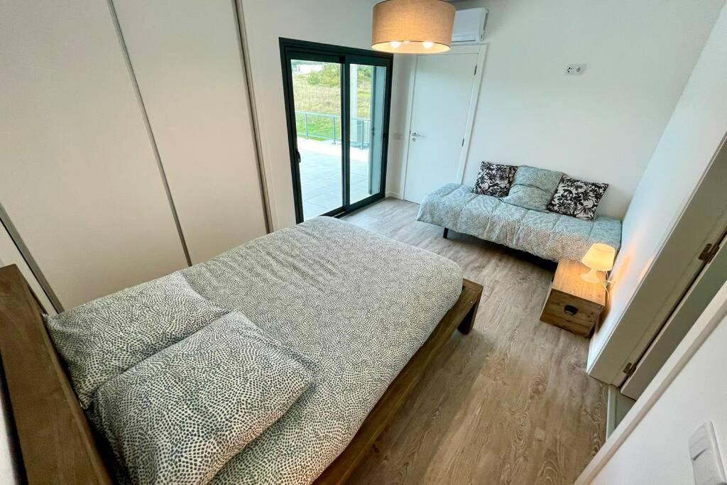New And Modern 3 Bedroom Villa With Private Heated Pool Near Nazare Sao Martinho do Porto Bagian luar foto