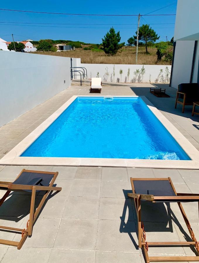 New And Modern 3 Bedroom Villa With Private Heated Pool Near Nazare Sao Martinho do Porto Bagian luar foto
