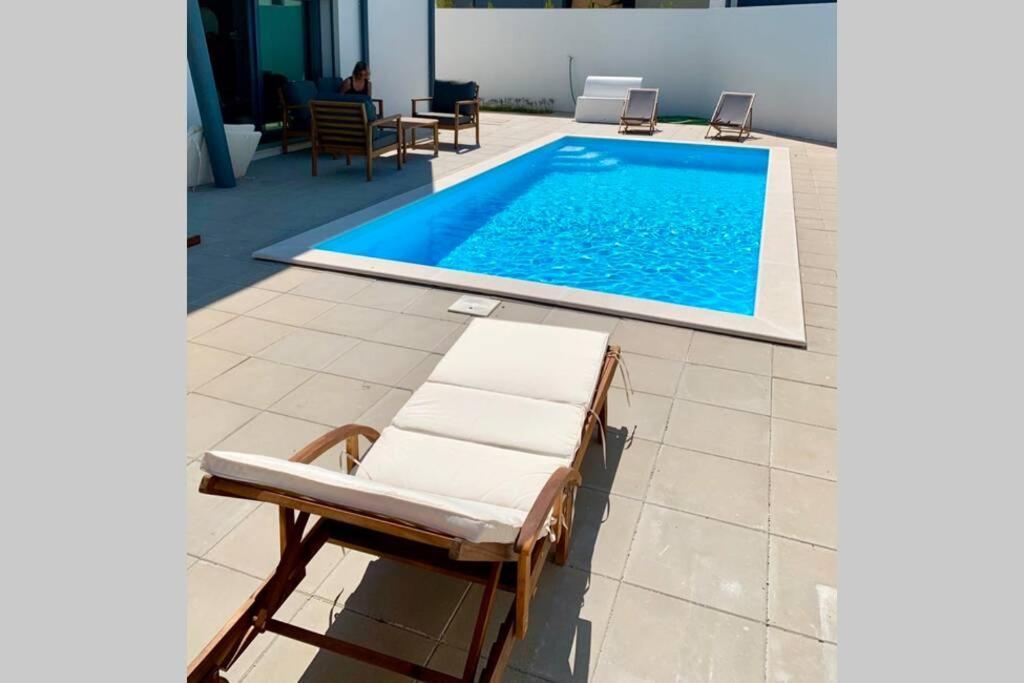 New And Modern 3 Bedroom Villa With Private Heated Pool Near Nazare Sao Martinho do Porto Bagian luar foto